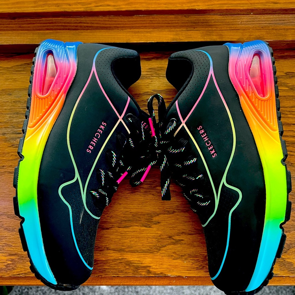 Womens 9.5 neon and black sketchers